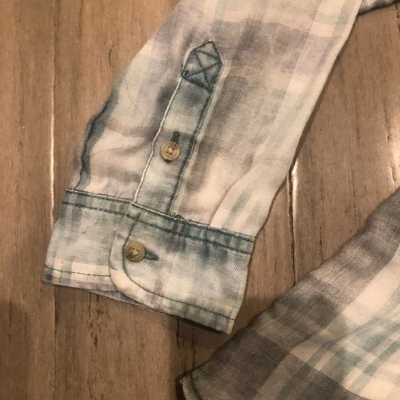 American Eagle Outfitters Flannel - Picture 4 of 4